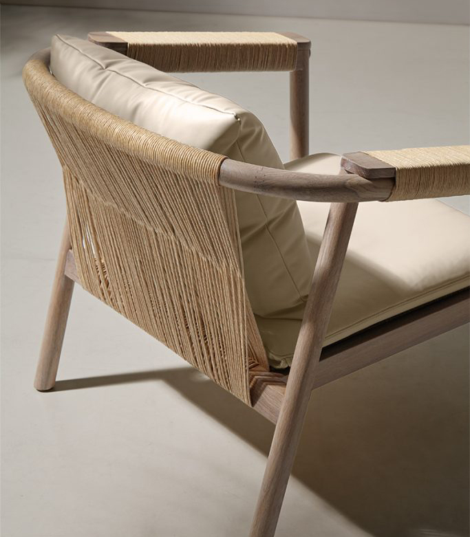 Sidycus outdoor collection with suspended seating